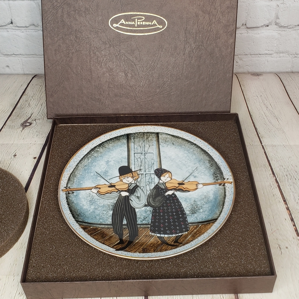 Anna Perenna Plate Fiddlers Two